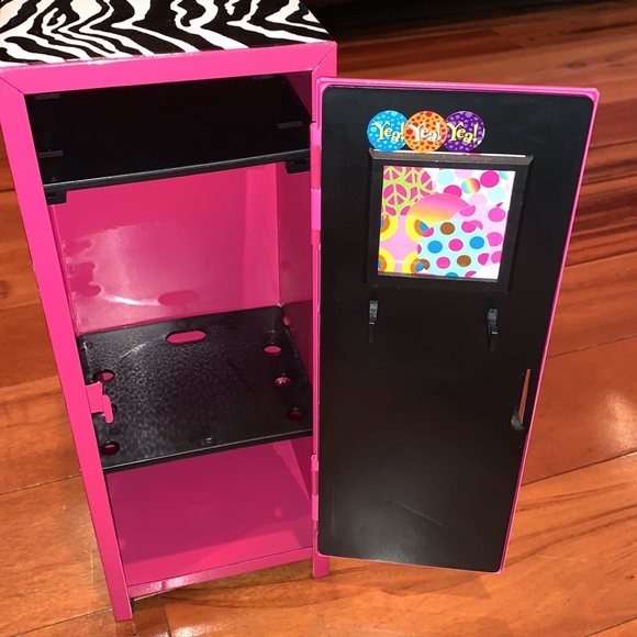 Barbie metal locker - Picture 1 of 7